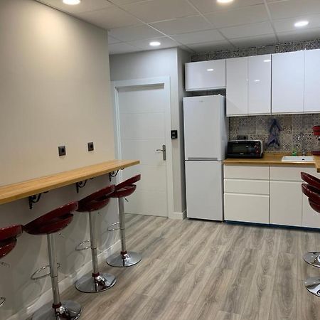 Cv33 Ostatua Hotel Bilbao Luaran gambar