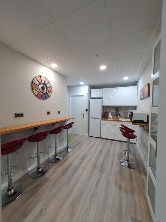 Cv33 Ostatua Hotel Bilbao Luaran gambar