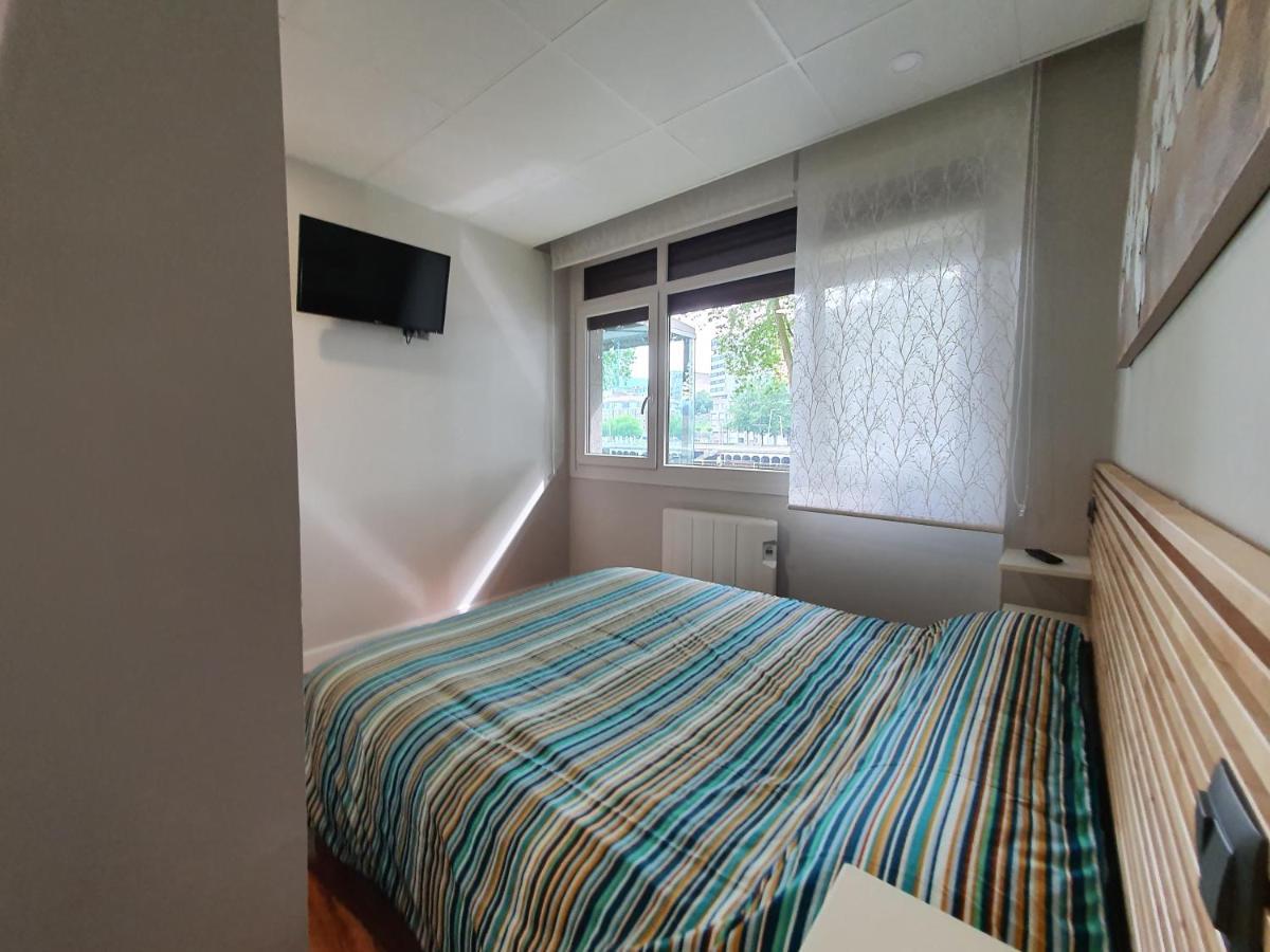 Cv33 Ostatua Hotel Bilbao Luaran gambar
