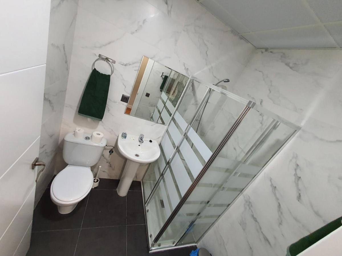 Cv33 Ostatua Hotel Bilbao Luaran gambar